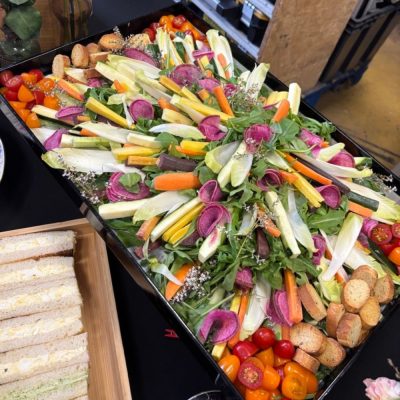 Plateaux_de_legumes_dips_de_legumes_traiteur4 Plateau de Dips – Légumes & Flowers