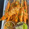 Brochettes de Poulet Marinées au Lait de Coco — 12 pièces 🌿☀️