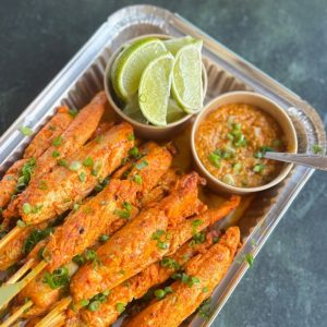 Brochettes de Poulet Marinées au Lait de Coco — 12 pièces 🌿☀️