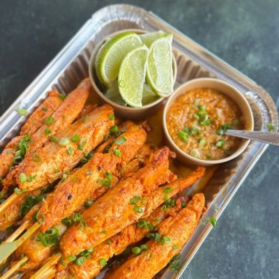 Brochettes de Poulet Marinées au Lait de Coco — 12 pièces 🌿☀️